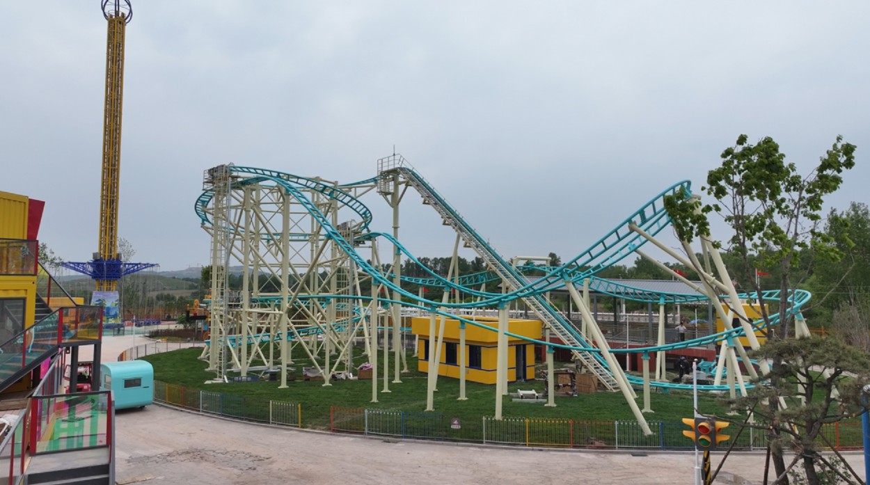 10過(guò)山車.jpg